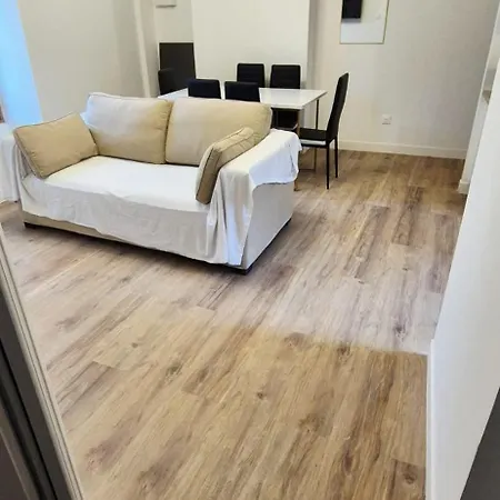 Magnifique Duplex Avec Terrasse Proche De Av Champagne, Appartement Épernay