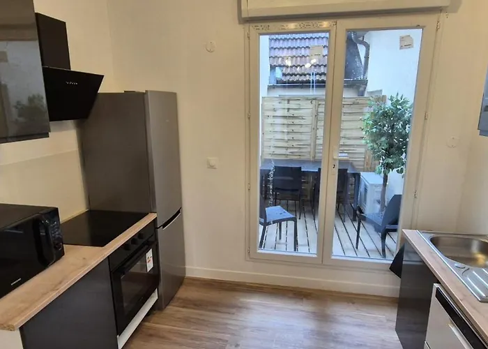 Apartment Magnifique Duplex Avec Terrasse, Proche De Av Champagne *