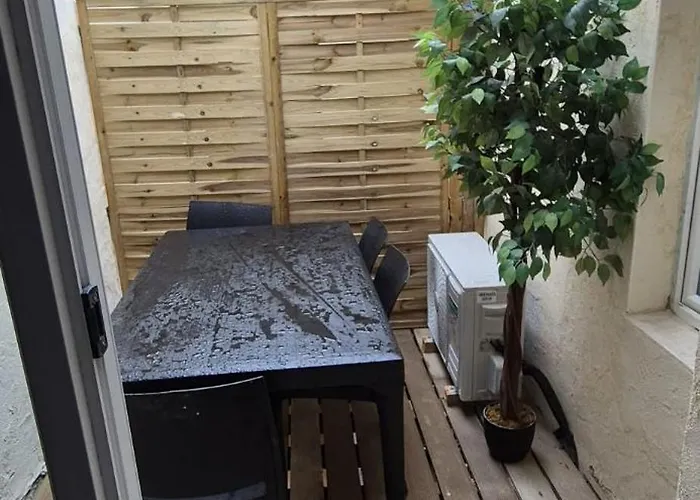 Magnifique Duplex Avec Terrasse, Proche De Av Champagne